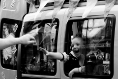 02_spotting dad in the carnival crowd