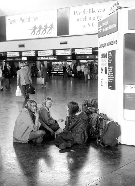 Ladies Waiting, Euston, 1976 by Martin Welch